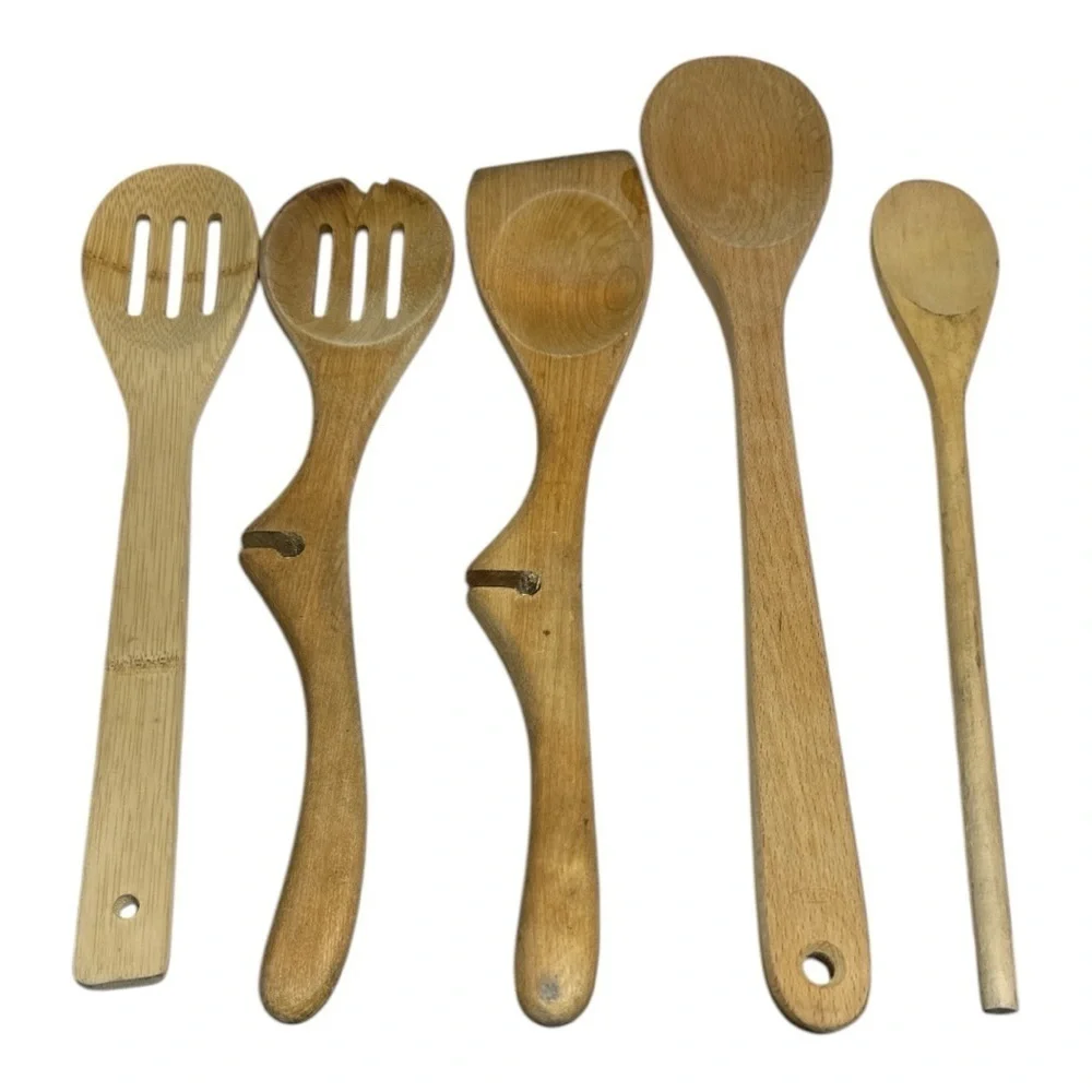Set of 6 wooden kitchen utensils